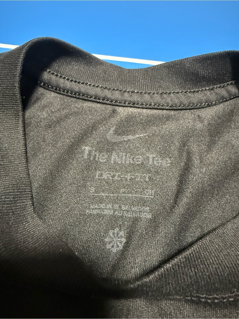 Nike Black Dri-Fit Tee. Size S. Excellent Condition - Picture 3 of 5